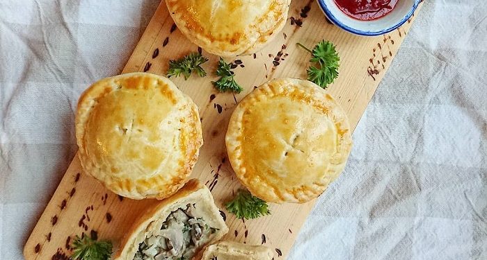 Cara Membuat Pie Jamur Krim yang Renyah, Mudah Dibuat di Rumah