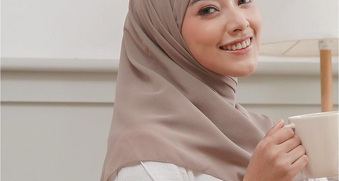Anti Ribet, Inilah 4 Rekomendasi Hijab Square Instan