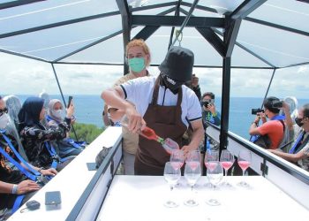 Viral Wahana Ngopi in The Sky di Gunungkidul DIY