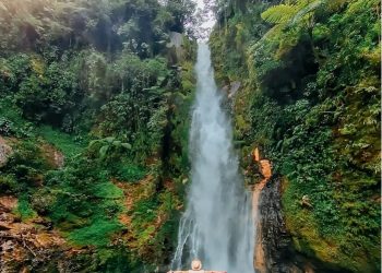 Indahnya Air Terjun Pasir Reungit di Kaki Gunung Salak