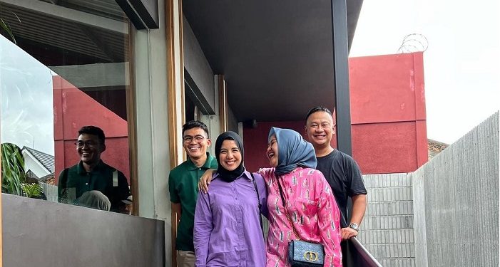 Barakallah, Tya Ariestya Memutuskan Berhijab