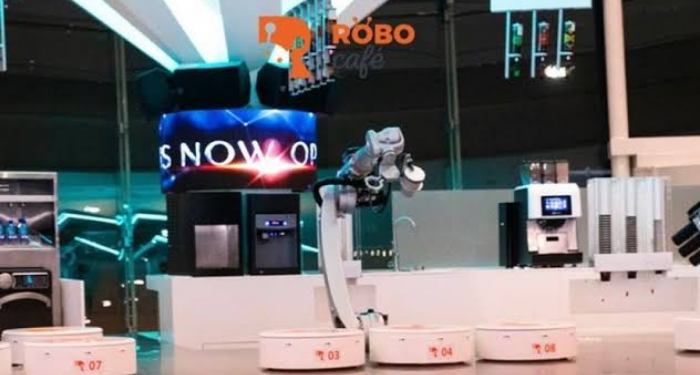 Yuk, Jalan-jalan ke Kafe Robot di Dubai