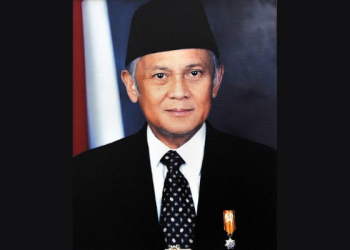 Kontribusi BJ Habibie dalam Standardisasi Nasional
