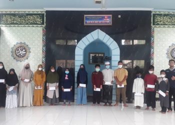 LAZ Al Azhar Salurkan Bantuan Biaya Pendidikan untuk Ratusan Anak Yatim