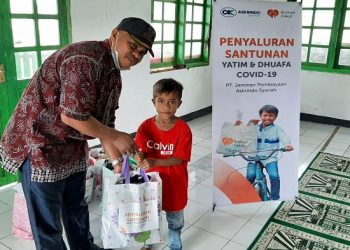 Askrindo Syariah Sinergi dengan Rumah Zakat Beri Santunan dan Paket Pendidikan Anak Yatim