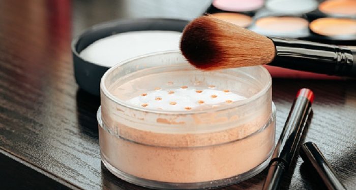 Alasan Dokter Sarankan Bedak Tabur untuk Kulit Berjerawat