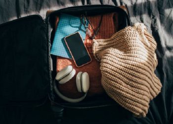 6 Pakaian yang Cocok untuk Segala Destinasi