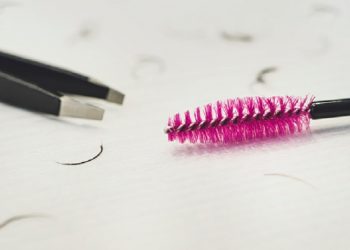 Bulu Mata Sering Rontok? Simak Penyebabnya