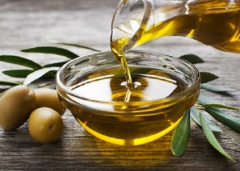 4 Minyak Alami dengan Segudang Manfaat yang Aman untuk Kulit Wajah