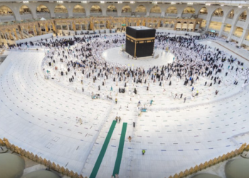 Jamaah Umrah Diberikan 34 Jalur di Daerah Tawaf yang Berjarak Sosial