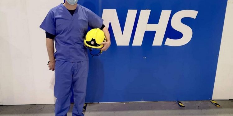 Petugas Pemadam Kebakaran Ini Bisa Yakinkan Ribuan Muslim untuk Vaksinasi