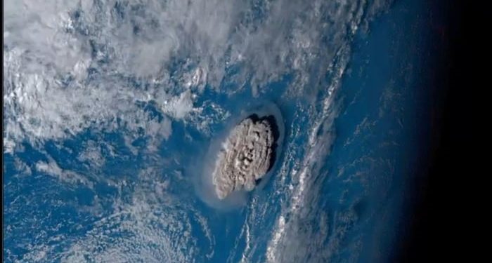 Dampak Tsunami Tonga Terlihat dari Citra Satelit