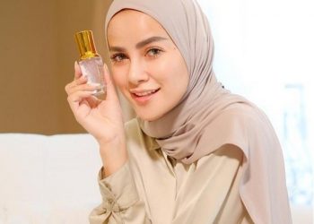 Jarang Muncul di TV, 9 Artis Berhijab Sukses Jadi Pembisnis