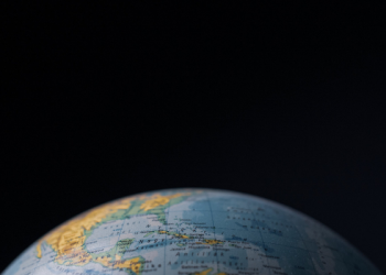 Batasan Diperbolehkan dalam Menikmati Dunia