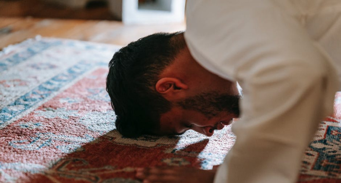 Cara Khusyuk dalam Shalat