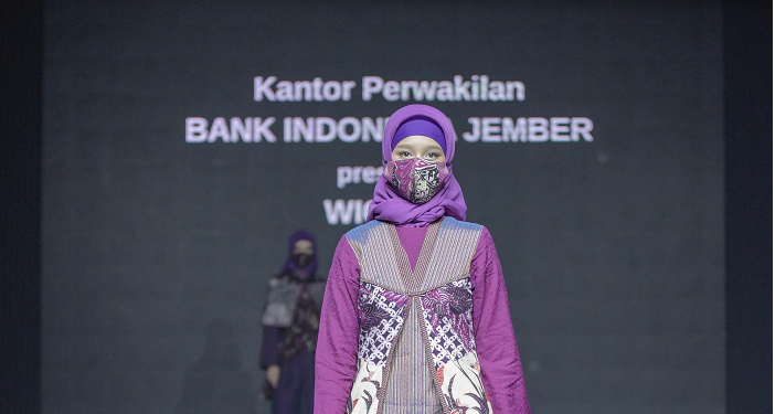 Koleksi Batik Kultural Banyuwangi Karya Designer Wignyo di Jakarta Fashion Trend 2022 Angkat Suku Osing