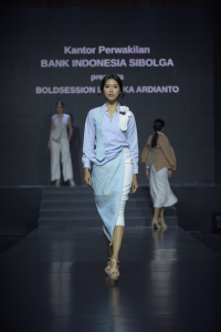 Koleksi Langka Hu by Erika Ardianto x BI Sibolga di Jakarta Fashion Trend  