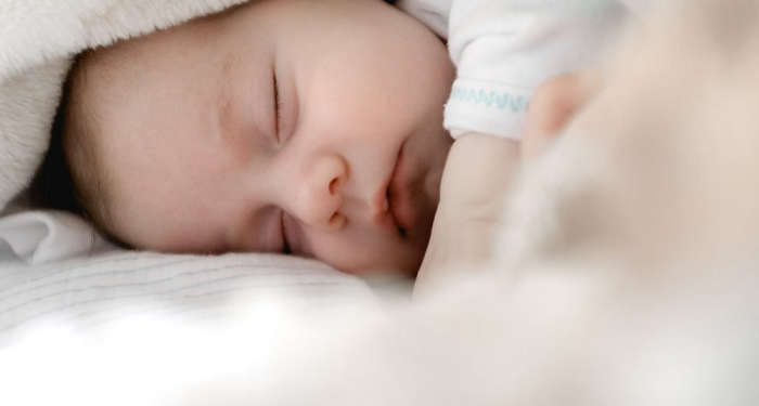 5 Metode Sleep Training untuk Melatih Bayi Tidur Sendiri
