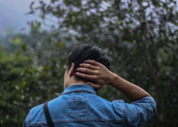 Cara Mencegah Gangguan Tulang Belakang seperti Badan Bungkuk