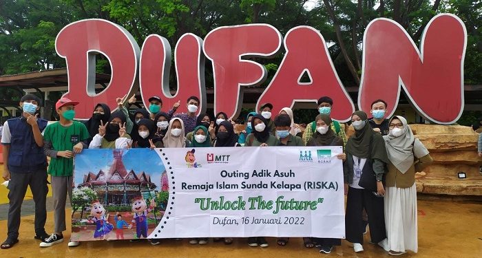 Serunya Outing Adik Asuh Remaja Islam Sunda Kelapa ke Dunia Fantasi