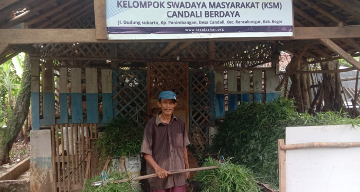 Cerita Abah Wasman yang Tetap Semangat Beternak di Usia Senja