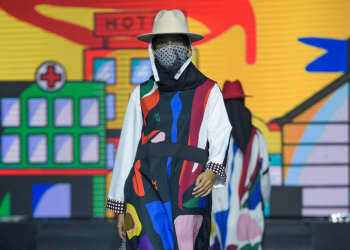 Hannie Hananto X IKJ Tampilkan Busana Abstrak di Jakarta Fashion Trend 2022