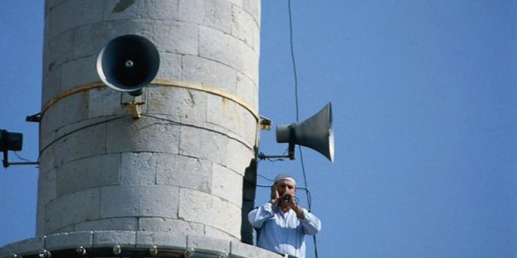Tanggapan Puitis tentang Aturan Pengeras Suara Masjid dan Mushala