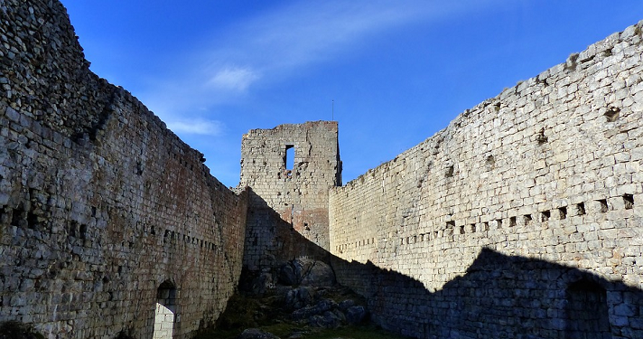 Muslimah Pertama yang Membunuh Musuh Islam