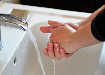 5 Macam Najis yang Bersumber dari Tubuh Manusia