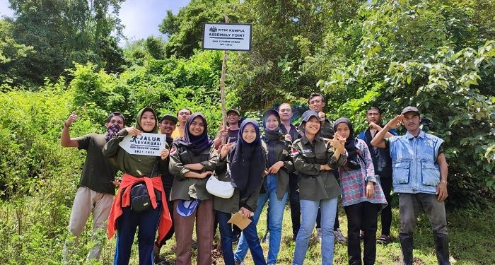 Mahasiswa KKN Tematik Unram Buat Jalur Evakuasi di Desa Gili Gede Indah