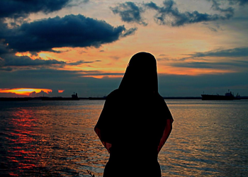 Pengorbanan dan Kesetiaan Asma binti Abu Bakar kepada Suaminya