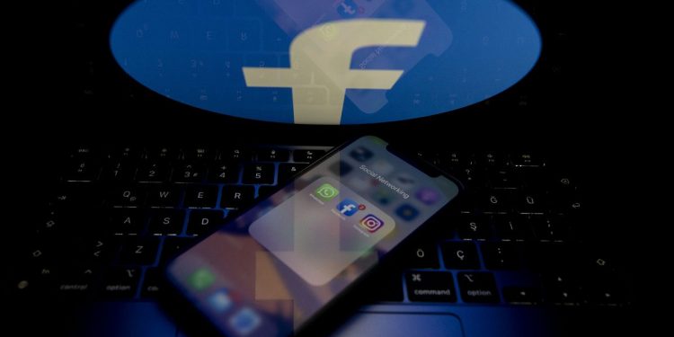 Kelompok Relawan Kecam Facebook karena Menekan Konten Palestina