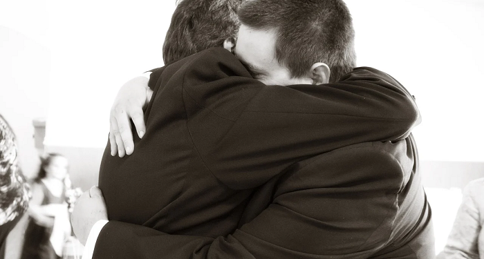 Pelukan Itu Menenangkan