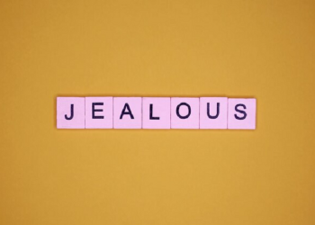 Sarah Terbakar Api Cemburu