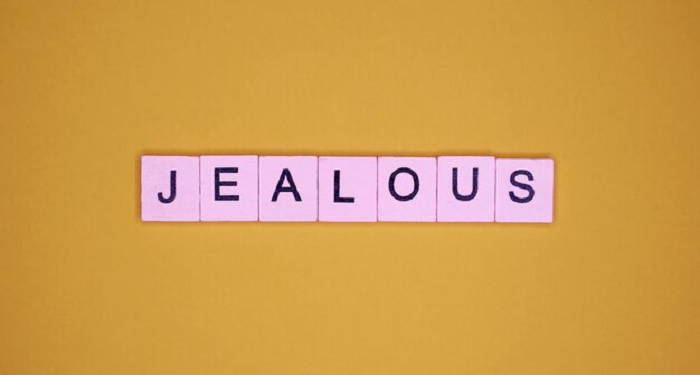 Sarah Terbakar Api Cemburu