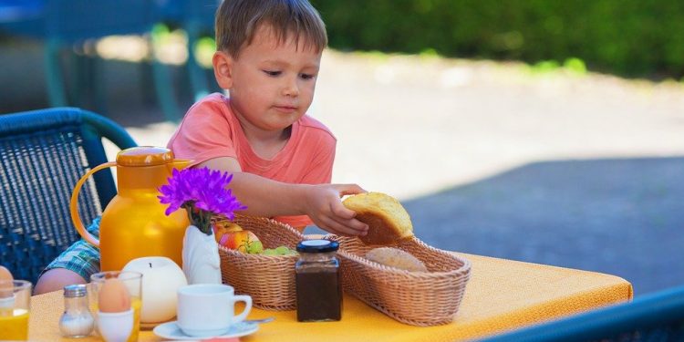 Mengatasi Anak yang Tidak Mau Makan Beberapa Variasi Makanan
