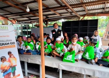 Hari Gizi Nasional 2022, BMH Jatim Bagikan 513 Paket Gizi