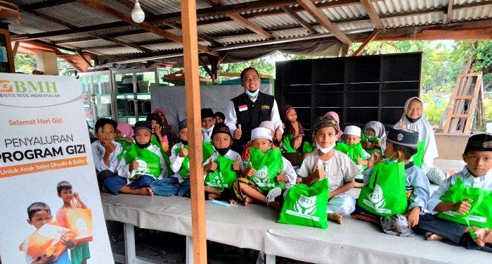 Hari Gizi Nasional 2022, BMH Jatim Bagikan 513 Paket Gizi