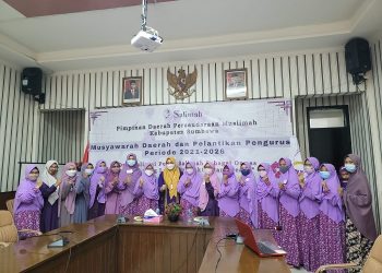 Salimah Sumbawa Lantik Pengurus Baru