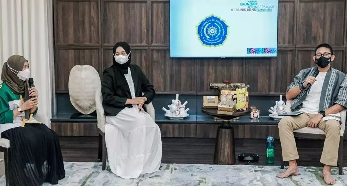 Kisah Silvia, Bakat Berdagang Hingga Terima Beasiswa Cendekia Studentpreneur