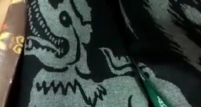 Viral Sarung Motif Anjing, Ini Klarifikasi dari Produsen