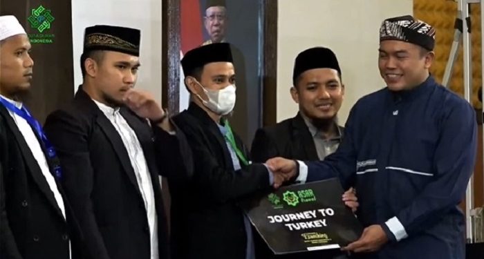 ASAR Travel Hadiahkan 12 Tiket Perjalanan Napak Tilas ke Turki dan Satu Tiket Umrah untuk Guru Ngaji