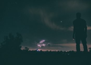 Ruh Orang-Orang yang Sudah Meninggal Dunia Saling Bertemu