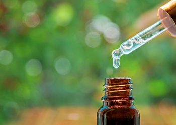 Manfaat Tea Tree Oil Efektif Atasi Jerawat