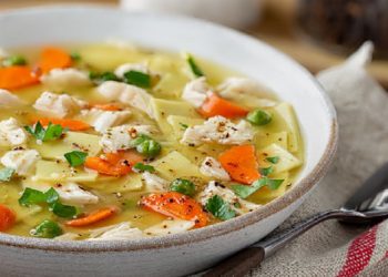 Resep Mie Kuah Ayam Labu Siam untuk Temani Makan Siangmu