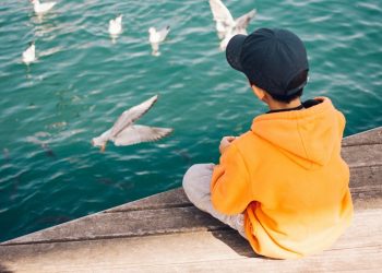 Mendidik Anak yang Cenderung Pendiam