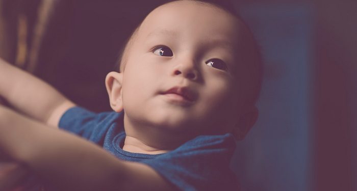 Balita Senang dengan Posisi Menungging