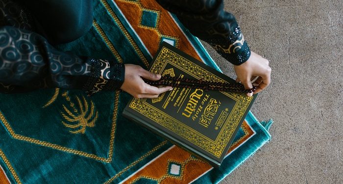 Melatih Diri Dekat dengan Al-Qur'an