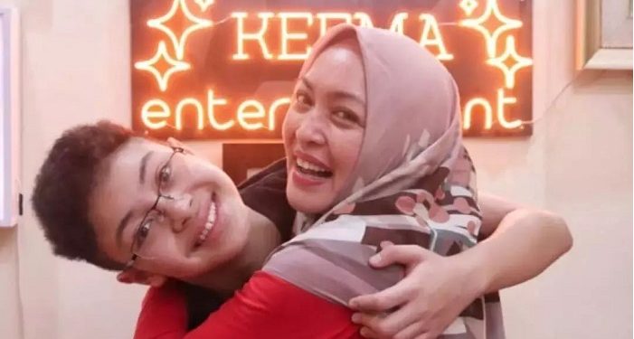 Angelina Sondakh Ingin Ajarkan Keanu Massaid Puasa Selama Ramadan