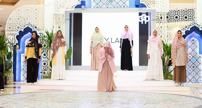Sambut Lebaran 2022, Risty Tagor Luncurkan Koleksi Busana Muslim Simpel dan Anggun